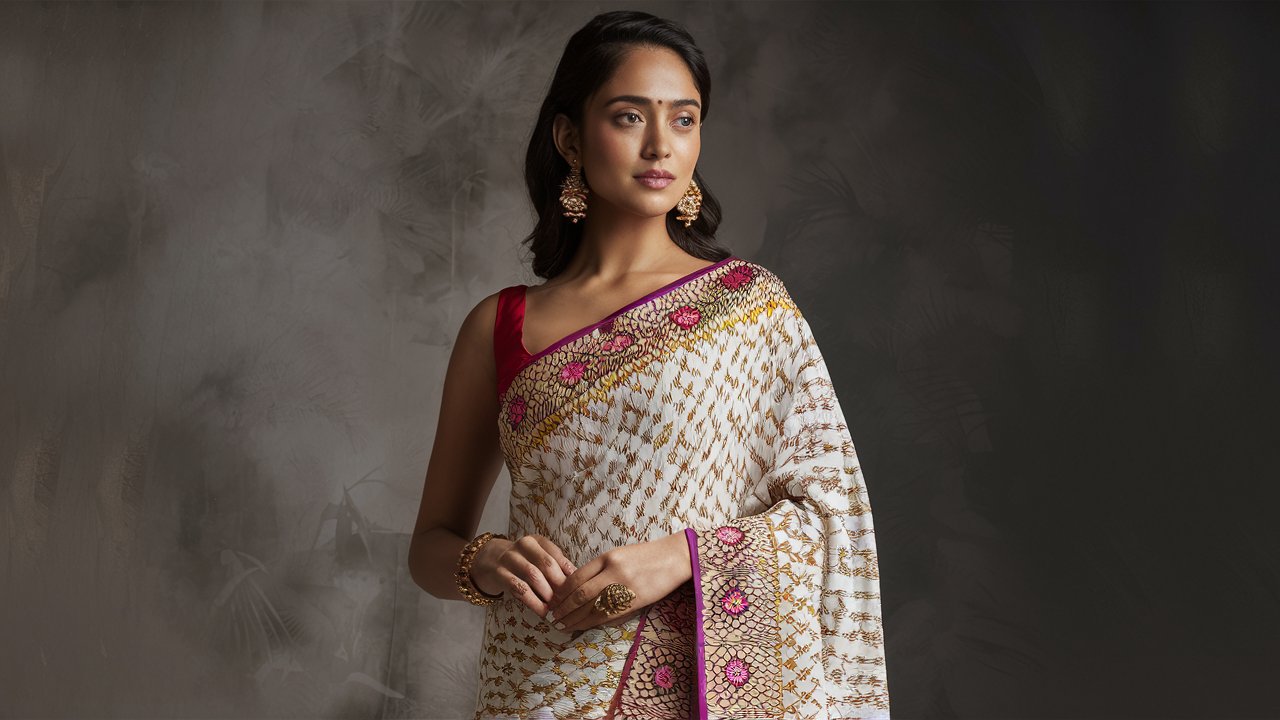 Designer Saree Gift Guide: Finding the Perfect Present for Her