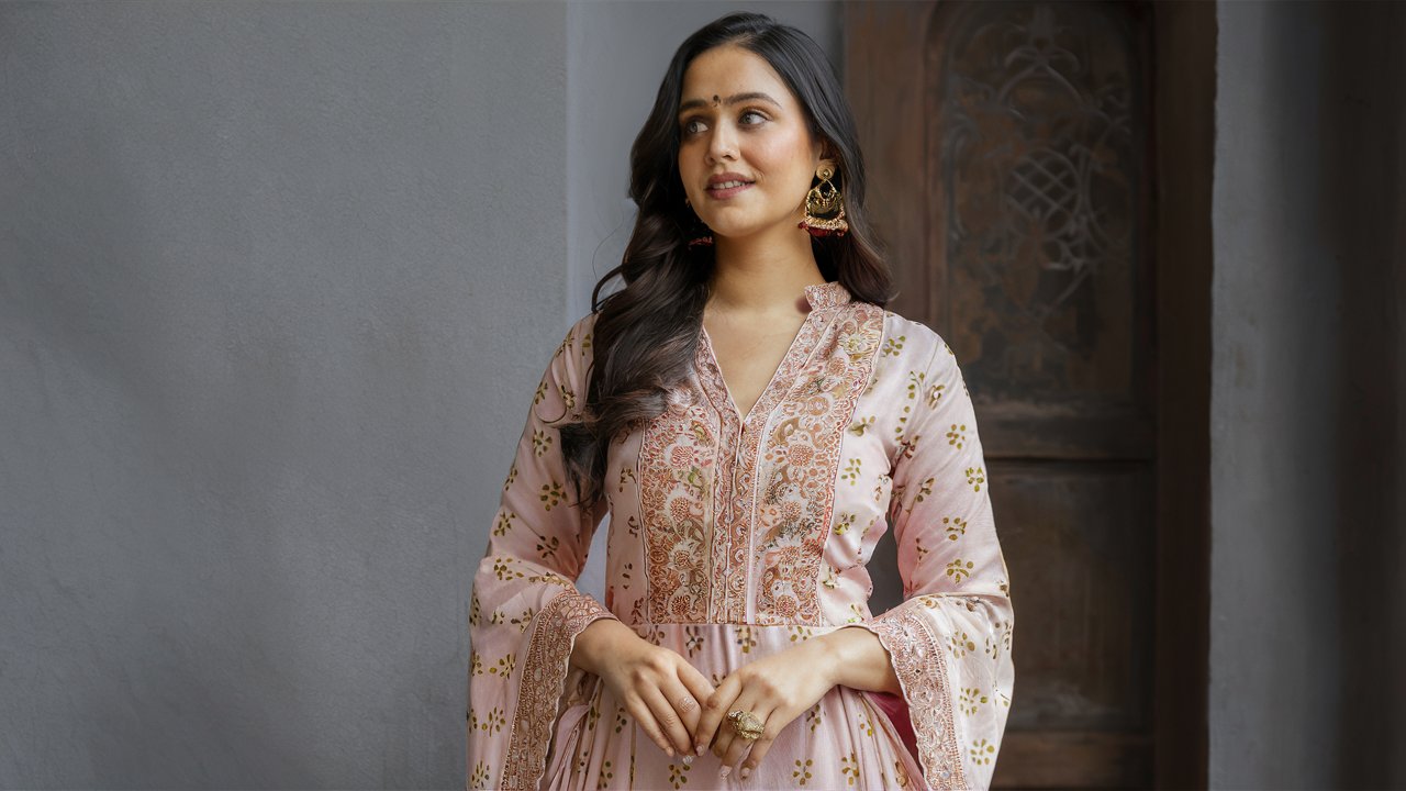 Kurta Sets for Different Body Shapes: Flattering Options for Everyone